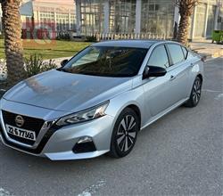 نيسان ألتيما